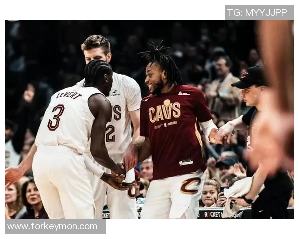 2016年季后赛骑士与猛龙第三场激战回顾与精彩瞬间分析