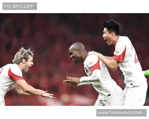 2017年上港与亚泰激战回顾:精彩瞬间与战术解析 2017年上港与亚泰激战回顾:精彩瞬间与战术解析