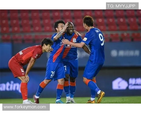 上港与申花激战正酣精彩比赛直播全程回顾与精彩瞬间分析 上港与申花激战正酣精彩比赛直播全程回顾与精彩瞬间分析