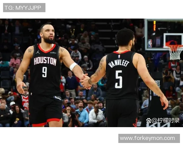 今天火箭对阵雄鹿精彩直播全程回顾与赛前分析尽在这里 今天火箭对阵雄鹿精彩直播全程回顾与赛前分析尽在这里